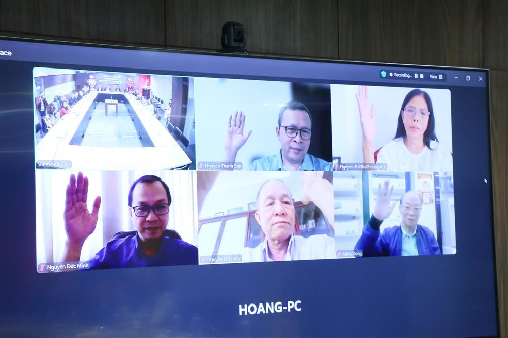Hiệp hội Doanh nghiệp Điện tử Việt Nam (VEIA) đ&atilde; ho&agrave;n tất kiện to&agrave;n nh&acirc;n sự Ban Chấp h&agrave;nh tr&ecirc;n cơ sở đồng thuận của to&agrave;n thể hội vi&ecirc;n đầu cầu trực tuyến